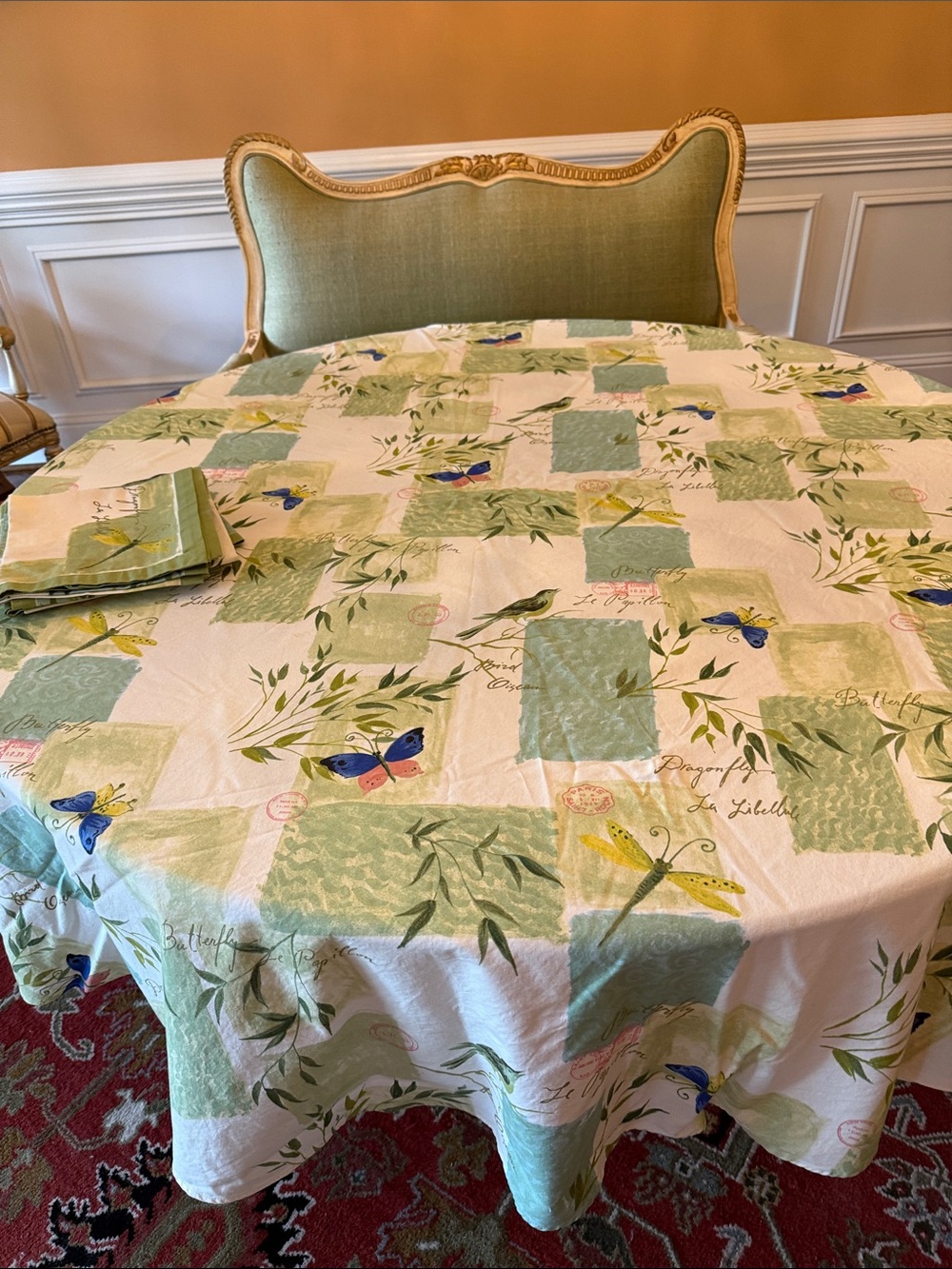 Butterfly & Dragonfly Printed Round Tablecloth w 8 napkins in Sage Green